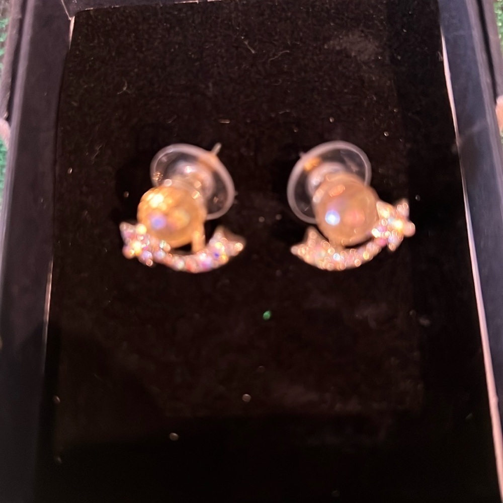 Betsey Johnson . Celestial starlet. Stud earrings